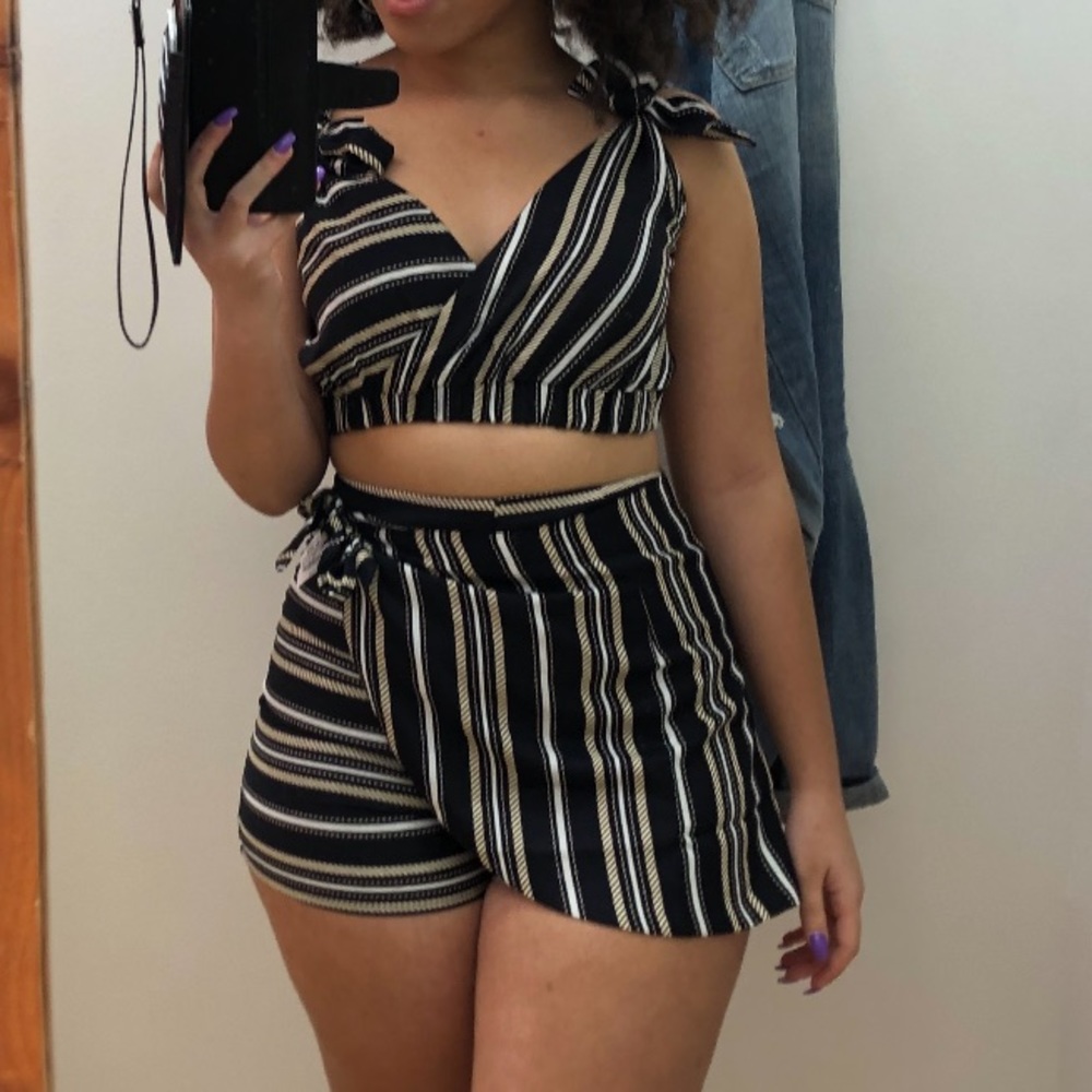 NWT Two Piece Deep V Neck Skort Set